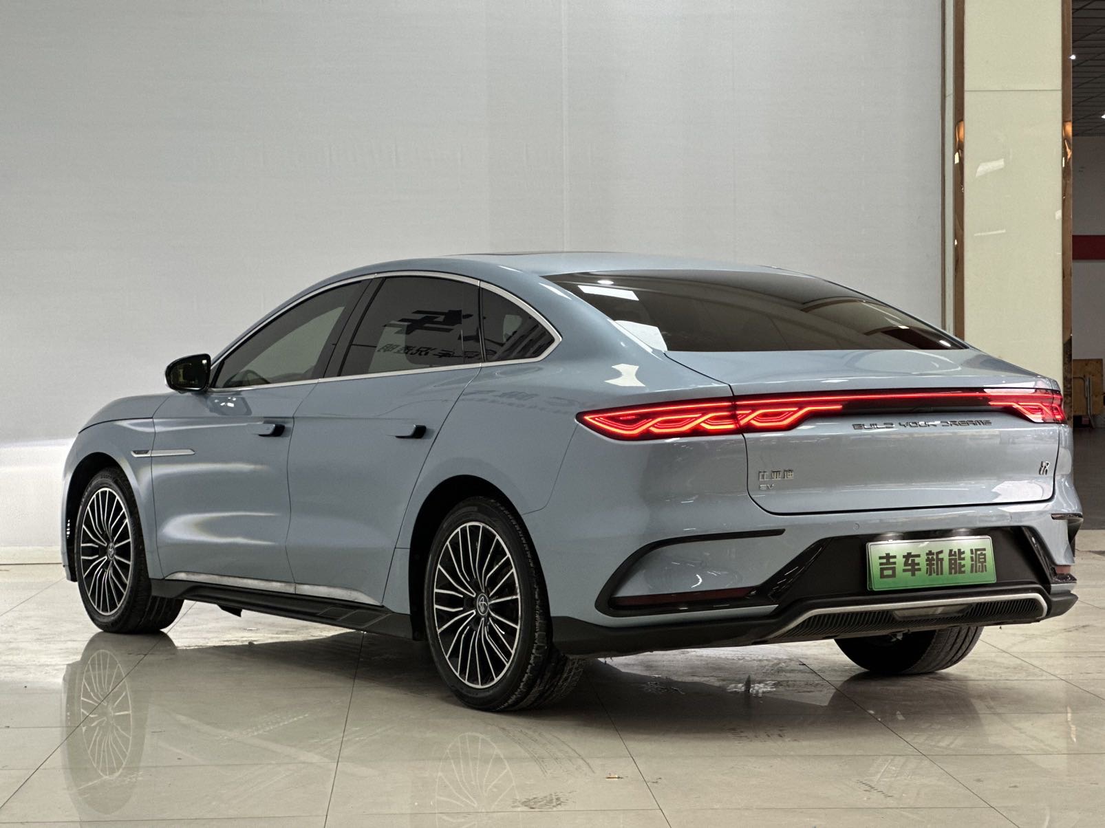 BYD Han 2023 car image #3