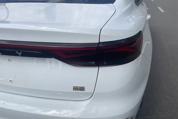 GEELY Emgrand 2022 изображение автомобиля #6