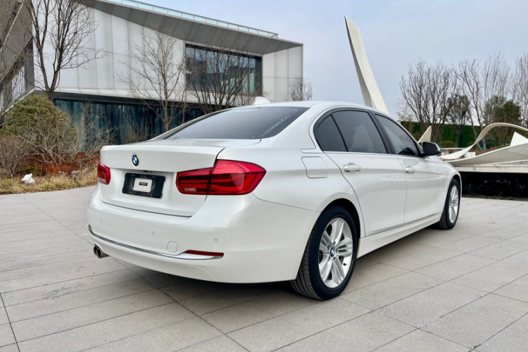 BMW 3 Series 2017 #7 BMW 3 Series 2017 car image #7