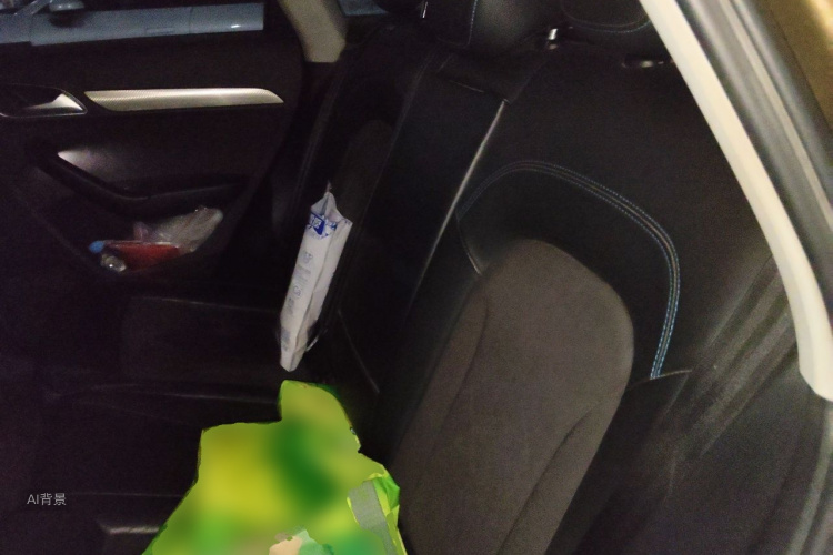 Audi Q3 2019 car image #19