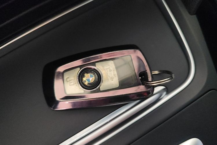 BMW 3 Series GT 2018 car image #9