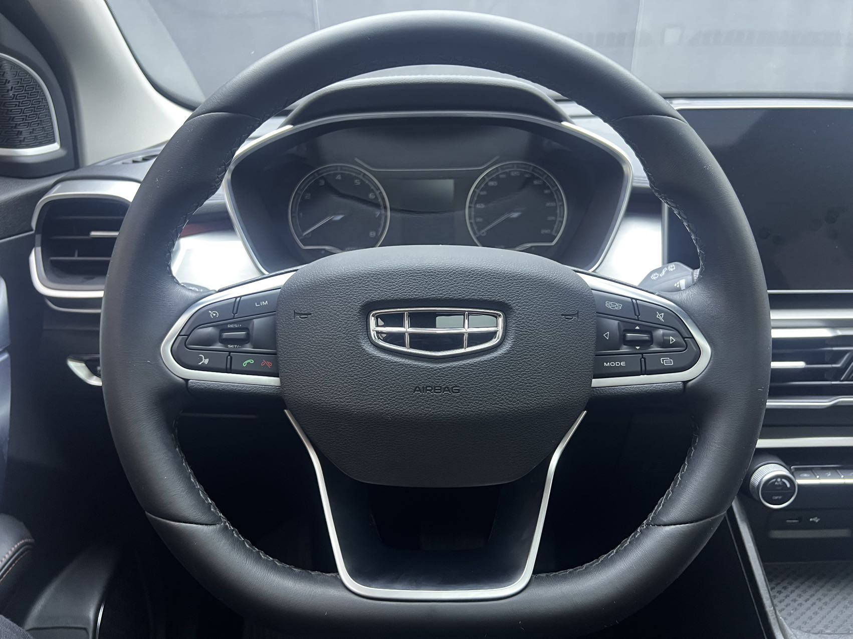 GEELY Coolray 2021 image de voiture #10