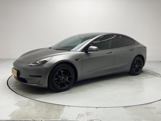 Tesla Model 3 2021 car image 