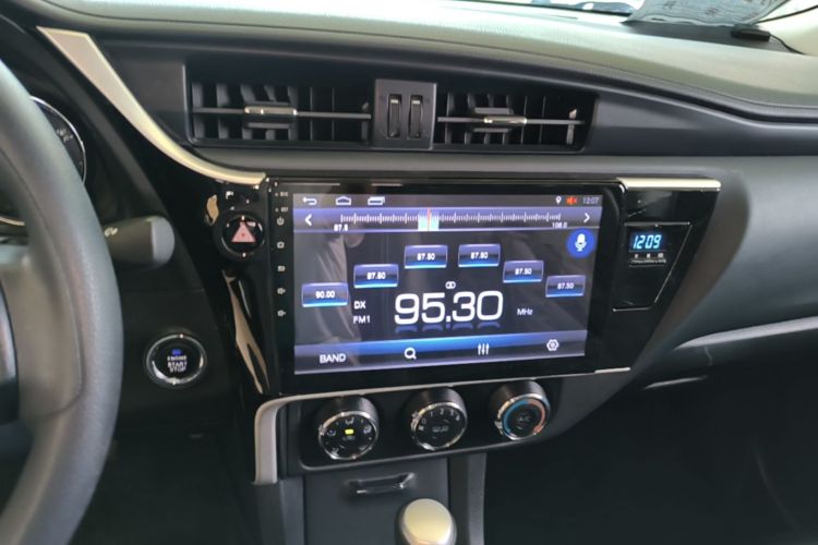 Toyota Corolla 2019 car image #13