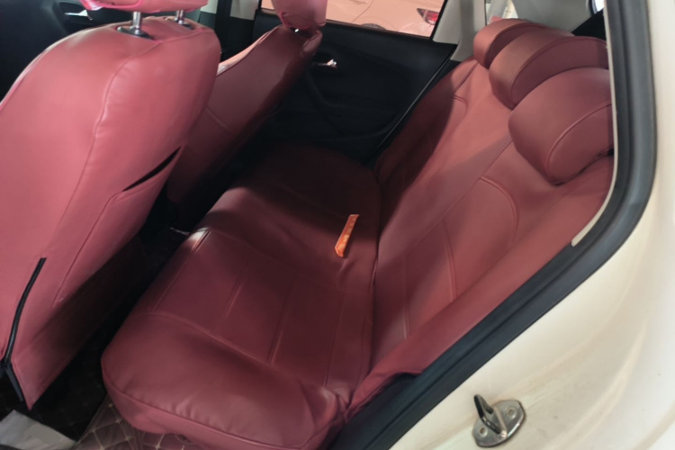 Volkswagen Polo 2018 car image #17
