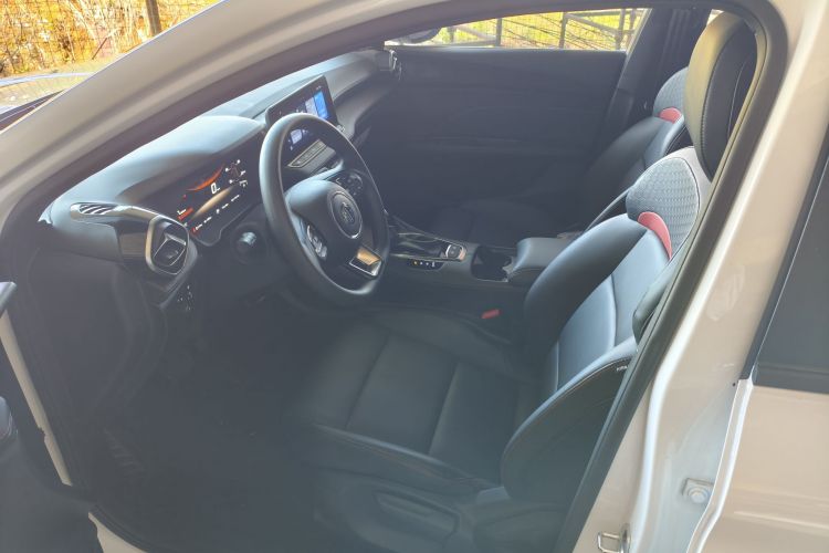 MG 5 2025 image de voiture #13