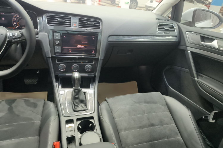 Volkswagen Golf 2020 immagine di auto #15