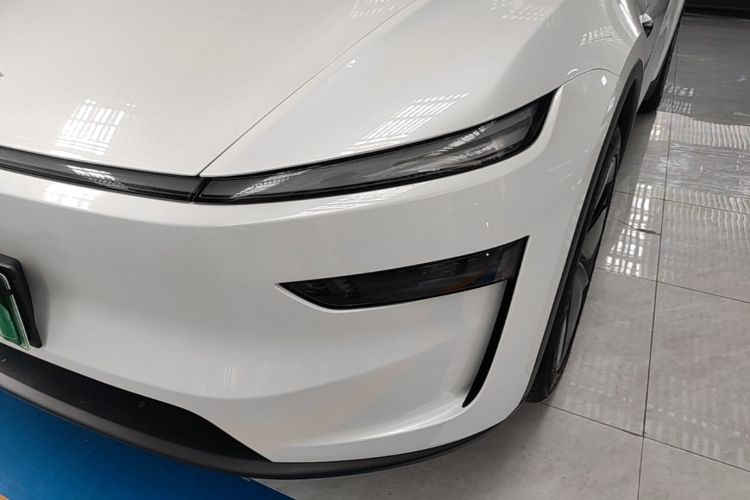 Tesla Model Y 2025 #23 Tesla Model Y 2025 car image #23