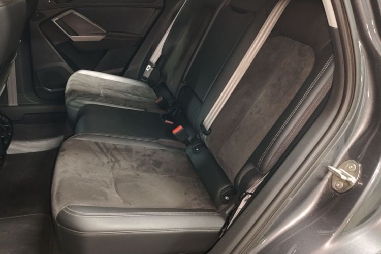 Audi Q3 2020 car image #17