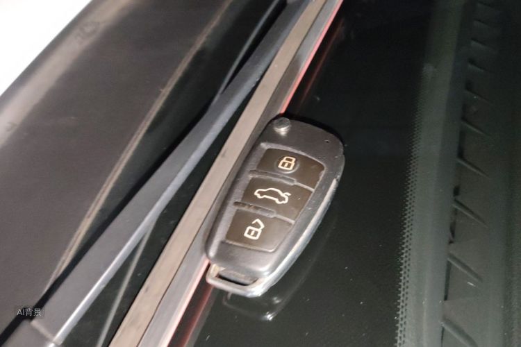Audi Q3 2016 car image #10