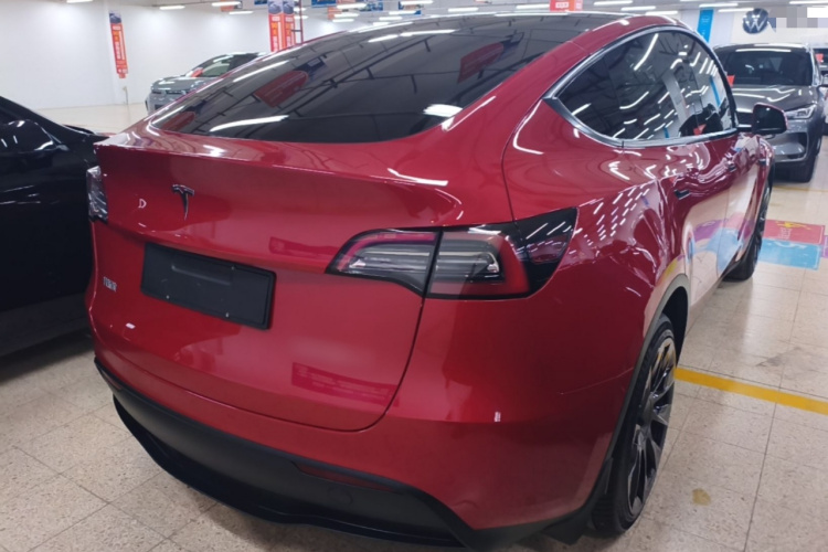 Tesla Model Y 2023 car image #7