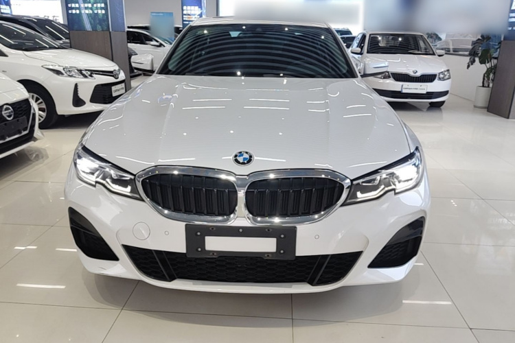 BMW 3 Series 2022 car image #3