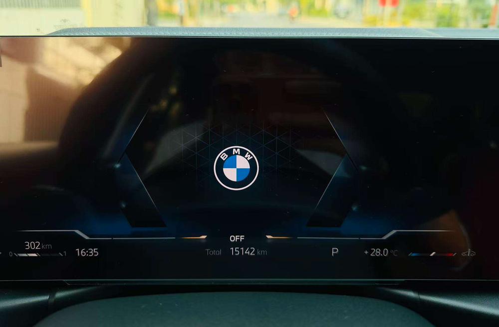 BMW 3 Series 2024 car image #11