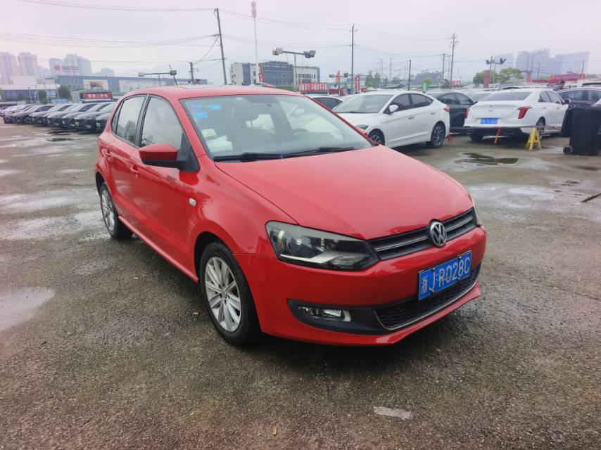 Volkswagen Polo 2014 car image #3