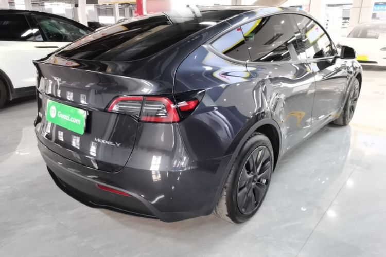Tesla Model Y 2024 #7 Tesla Model Y 2024 car image #7