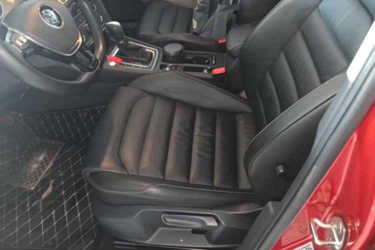 Volkswagen Golf 2015 car image #15