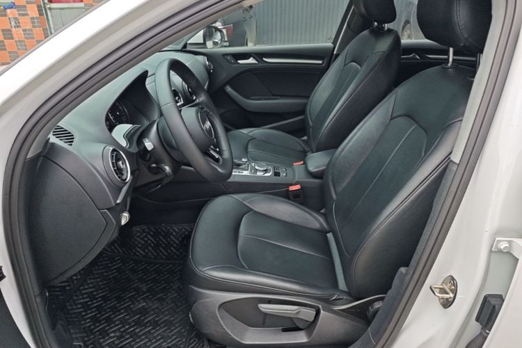 Audi A3 2020 car image #19
