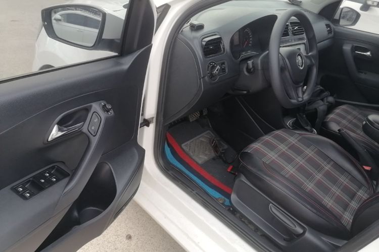 Volkswagen Polo 2017 #12 Volkswagen Polo 2017 car image #12