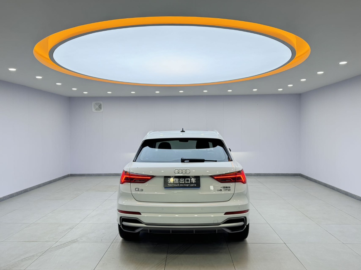 Audi Q3 2022 car image #6