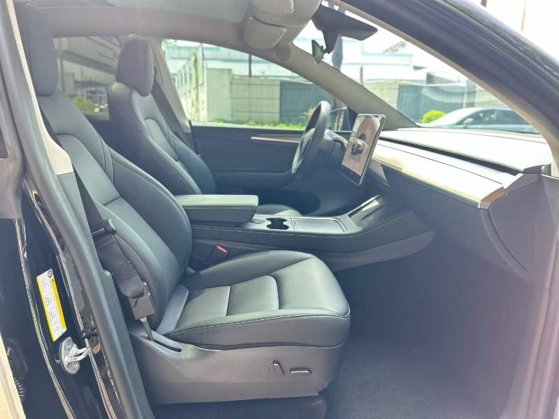 Tesla Model Y 2022 #9 Tesla Model Y 2022 car image #9