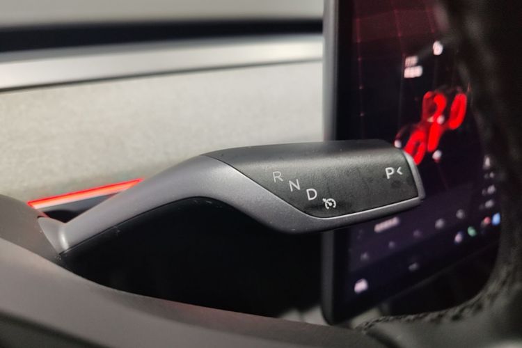 Tesla Model Y 2024 #18 Tesla Model Y 2024 car image #18