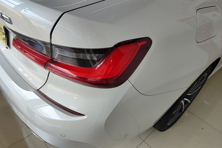 BMW 3 Series 2020 car image #8