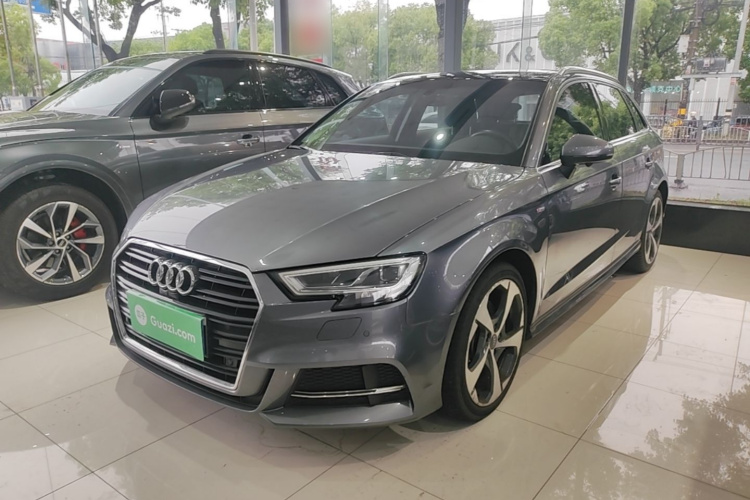 Audi A3 2019 car image #2