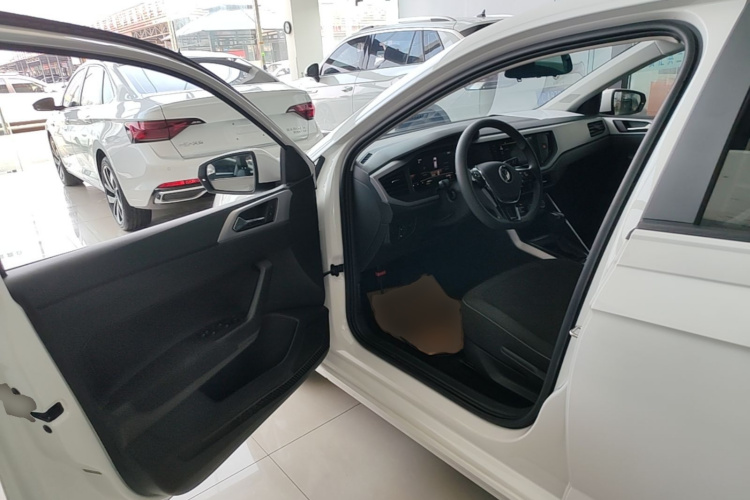 Volkswagen Polo 2023 car image #16