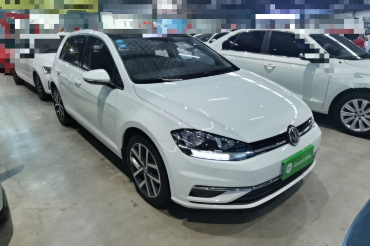 Volkswagen Golf 2020 car image #4