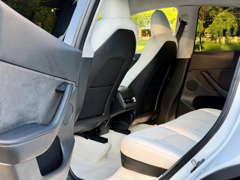 Tesla Model Y 2024 #7 Tesla Model Y 2024 car image #7