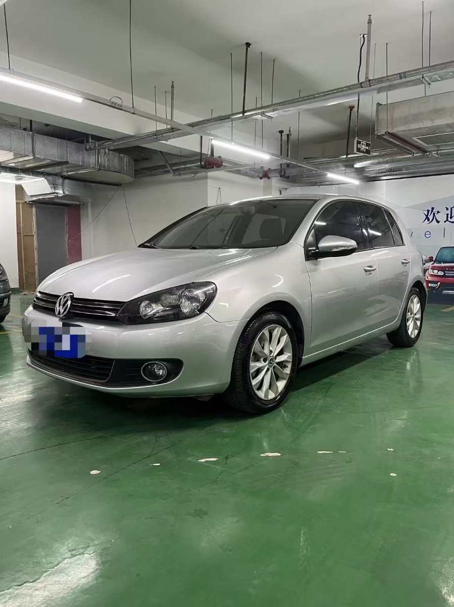 Volkswagen Golf 2012 car image 