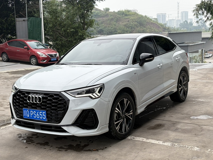 Audi Q3 Sportback 2022 immagine di auto 