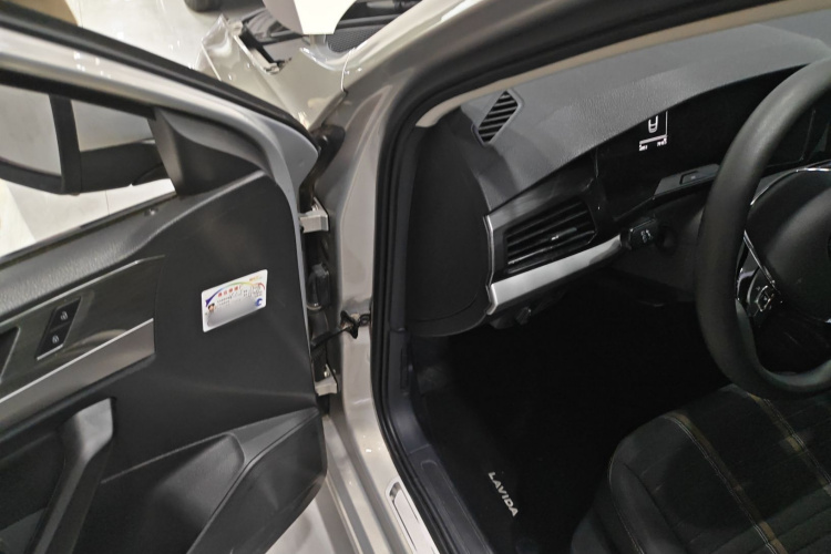 Volkswagen Lavida 2020 #16 Volkswagen Lavida 2020 car image #16