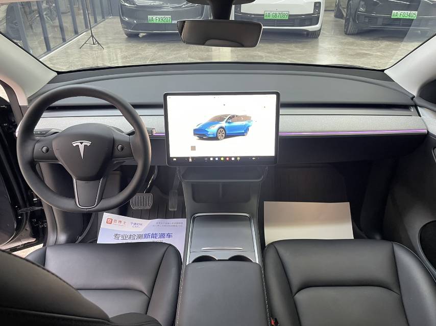Tesla Model Y 2024 #9 Tesla Model Y 2024 car image #9
