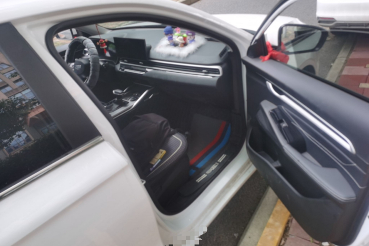 GEELY Emgrand 2025 car image #23