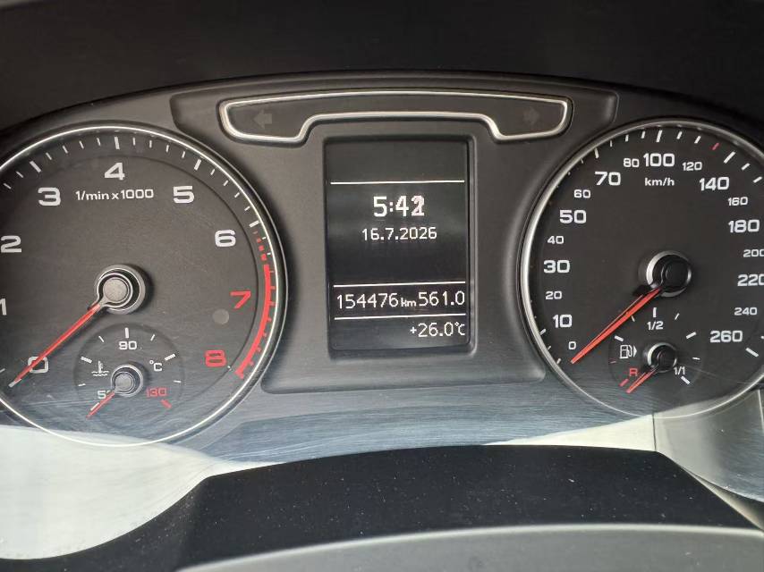 Audi Q3 2016 immagine di auto #10