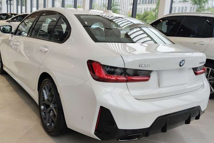 BMW 3 Series 2024 #5 BMW 3 Series 2024 car image #5
