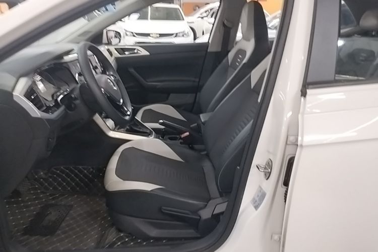 Volkswagen Polo 2021 car image #15