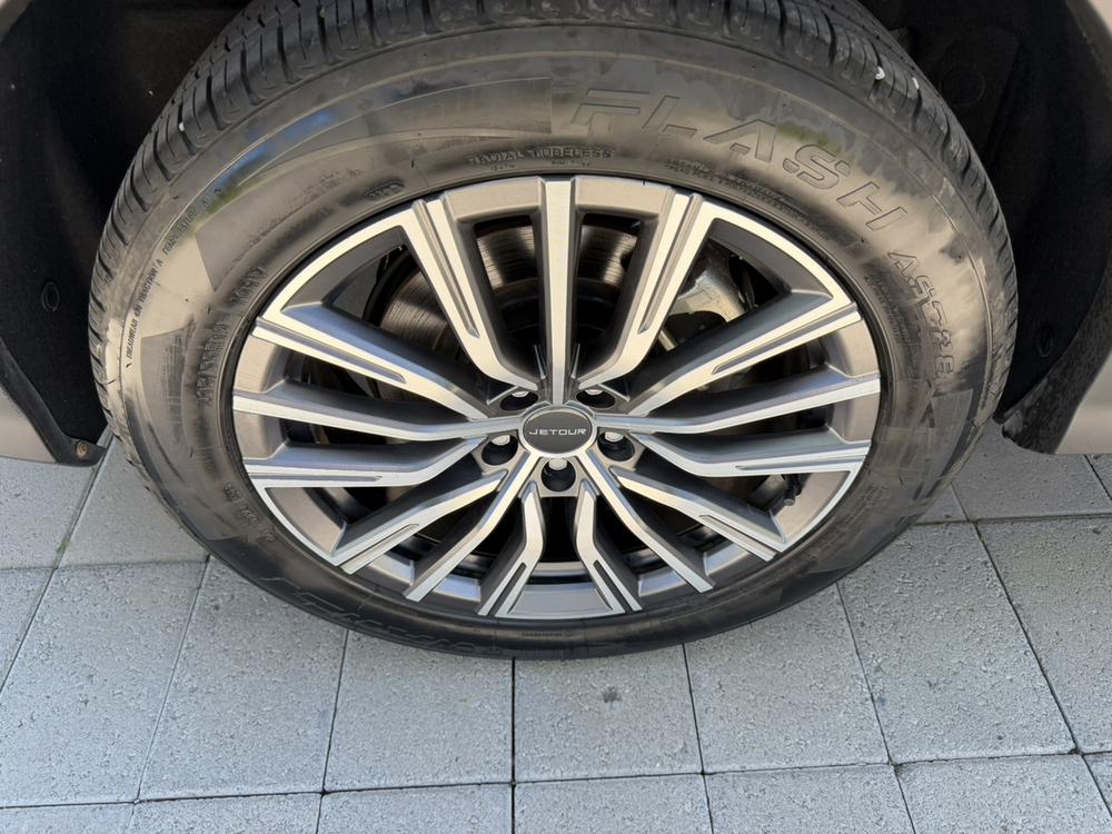 Jetour X70 PLUS 2023 car image #14