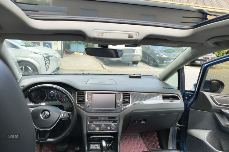 Volkswagen Golf 2017 car image #11