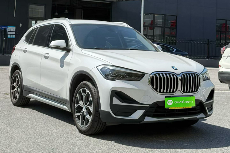 BMW X1 2020 car image #12