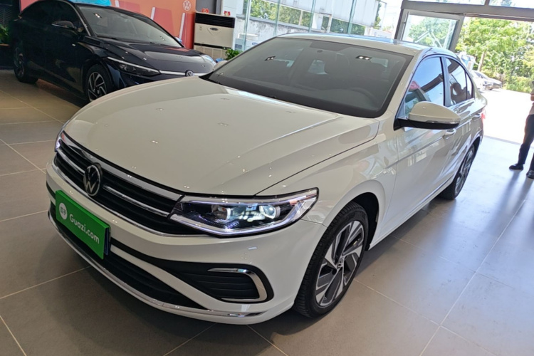 Volkswagen Bora 2025 car image #2