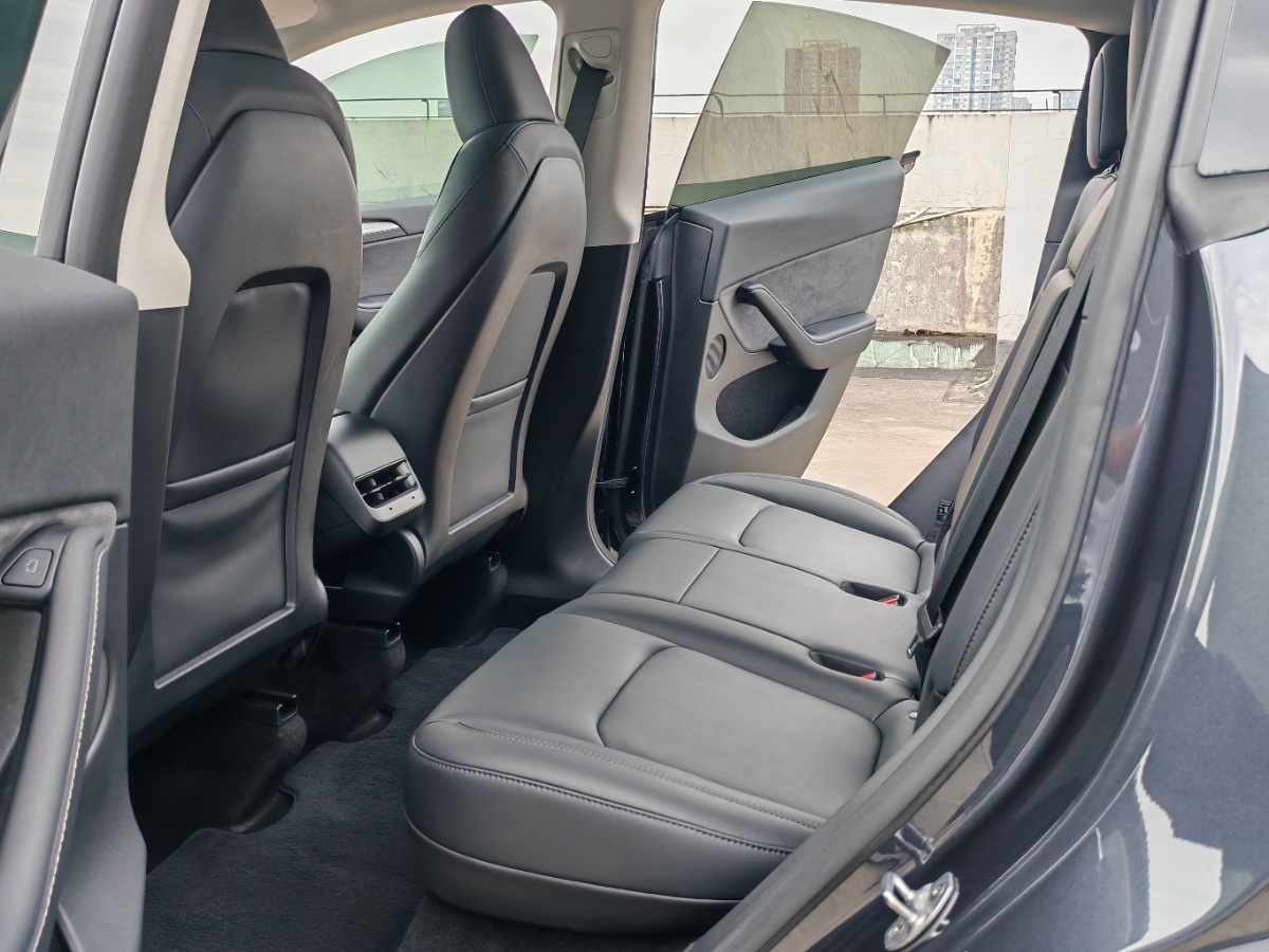 Tesla Model Y 2024 #9 Tesla Model Y 2024 car image #9