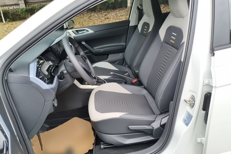 Volkswagen Polo 2022 car image #15