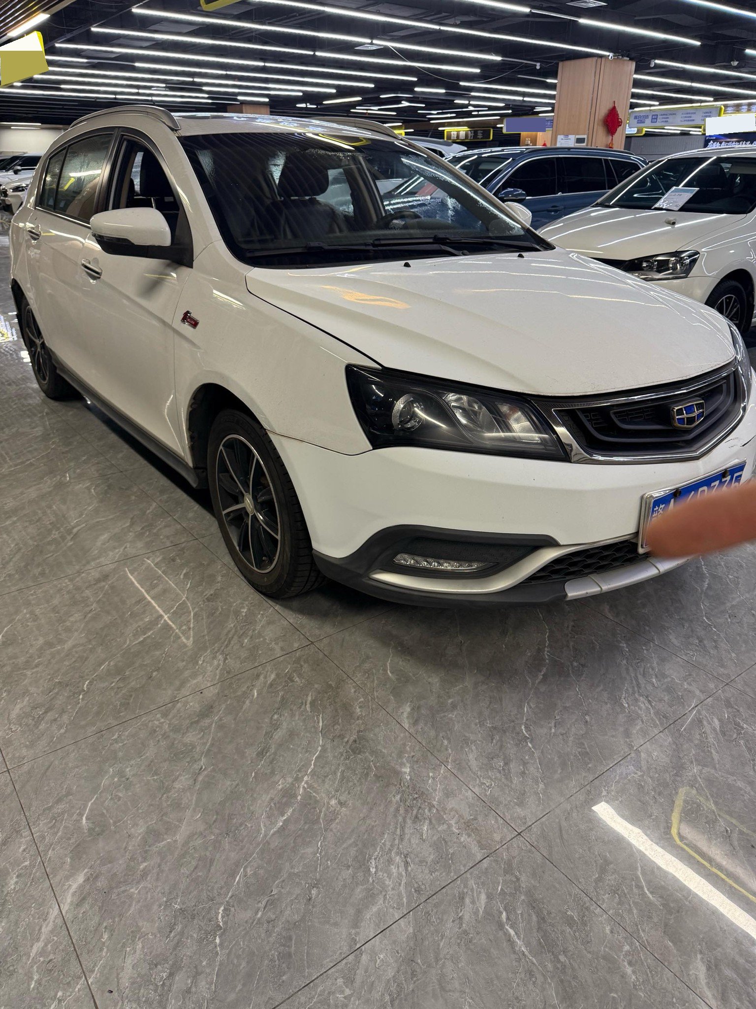 GEELY Emgrand 2016 car image #2