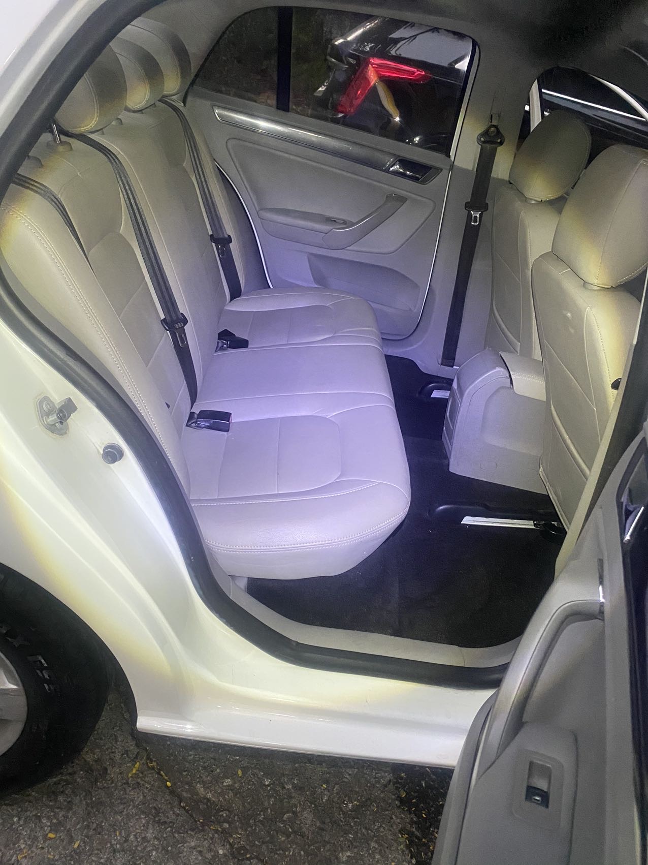 Volkswagen Bora 2013 car image #7