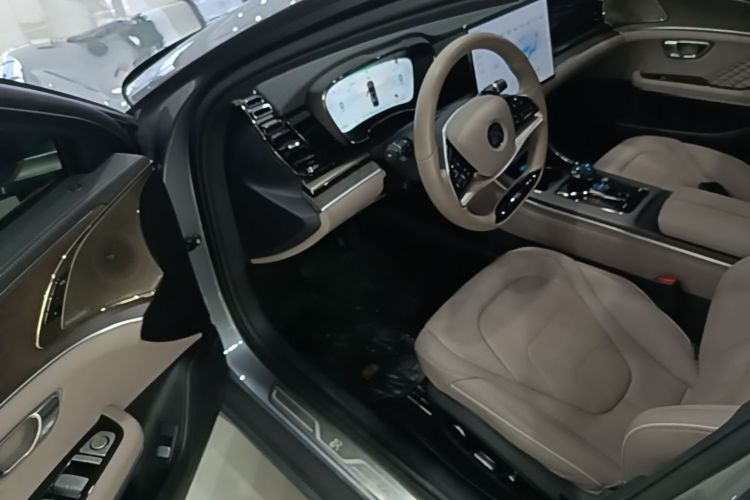 BYD Han 2024 car image #12