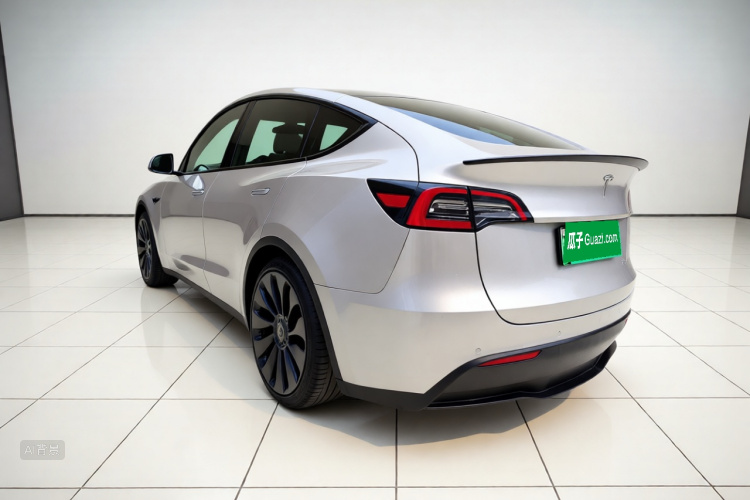 Tesla Model Y 2023 #5 Tesla Model Y 2023 car image #5