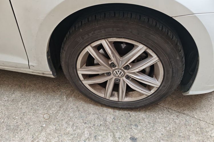 Volkswagen Golf 2019 car image #9