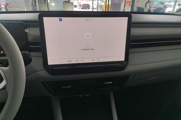 2025 #13 2025 immagine di auto #13